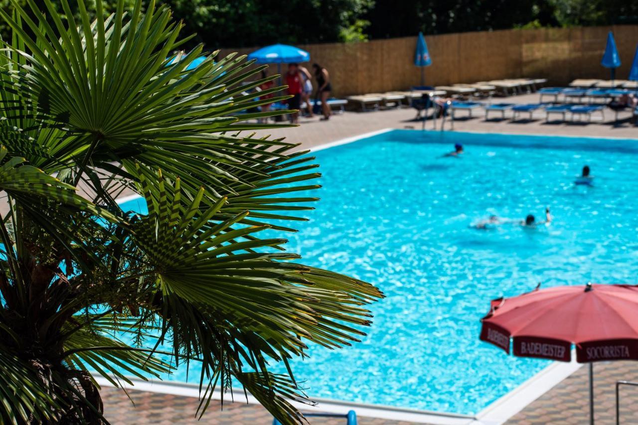 Camping Village Il Poggetto Troghi Exterior photo
